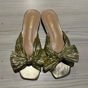 Gold Bow sandals - NEW
